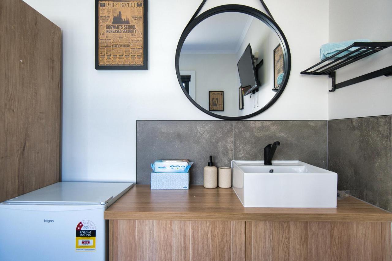 אדלייד Dreamy Stays Accommodation - Private Rooms With Shared Bathrooms מראה חיצוני תמונה